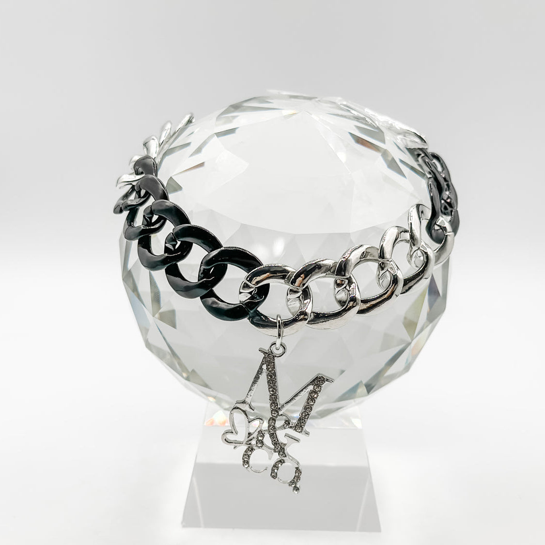 RUNWAY NECKLACE: UNBREAKABLE