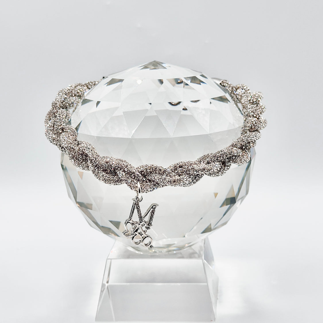THE SUPERMODEL NECKLACE