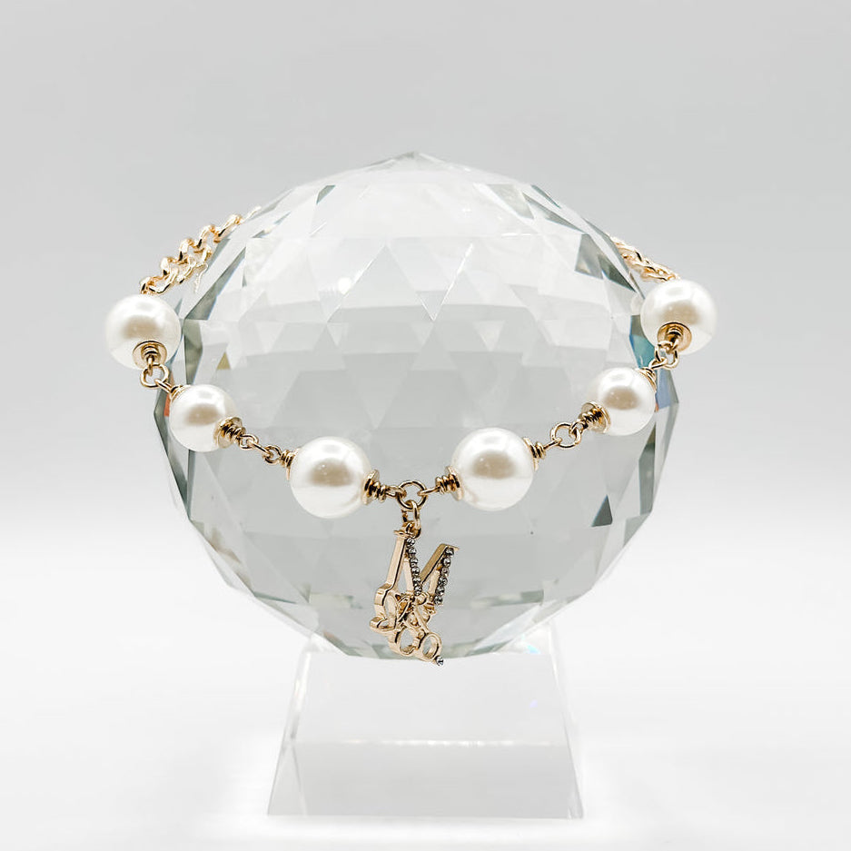 THE ICONIC PEARL NECKLACE